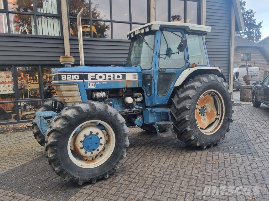 Ford 8210 Traktörler