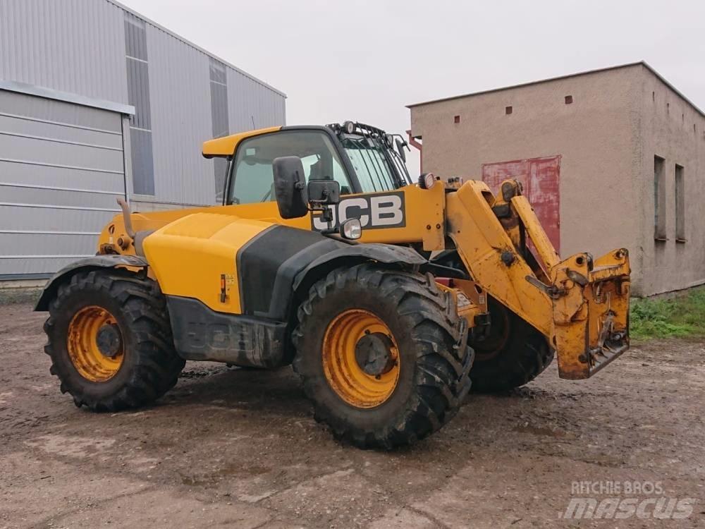 JCB 541-70 Tarimsal teleskopik yükleyiciler