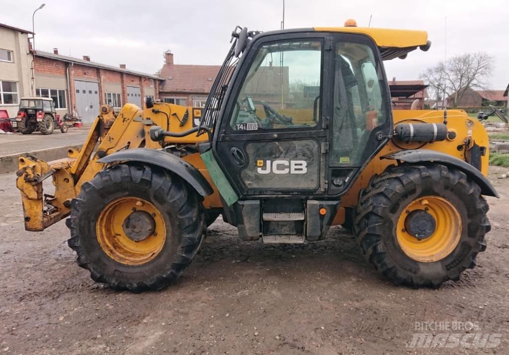 JCB 541-70 Tarimsal teleskopik yükleyiciler