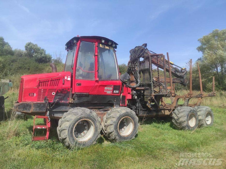 Komatsu 835 Tomruk yükleyici traktörler
