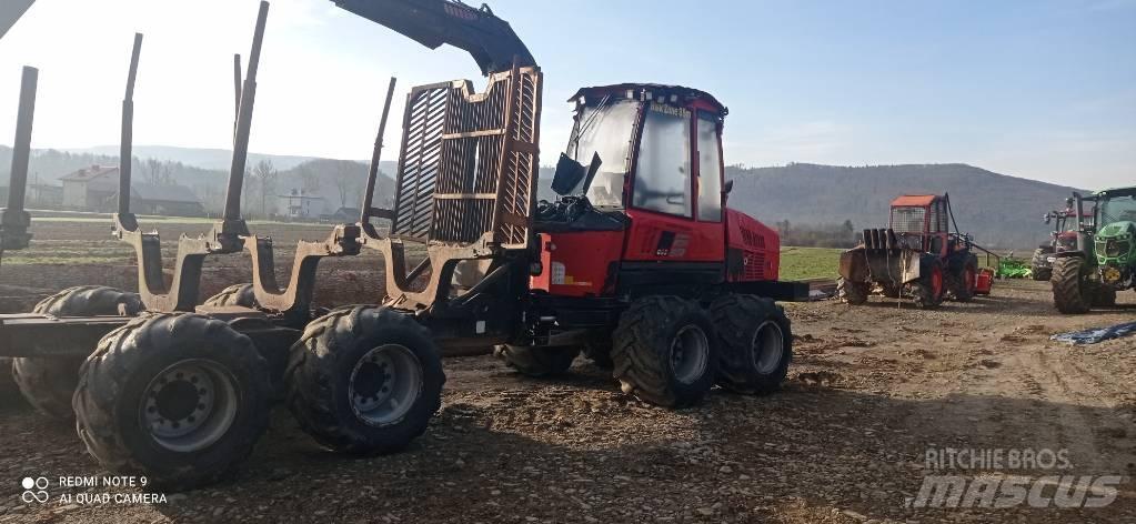Komatsu 835 Tomruk yükleyici traktörler