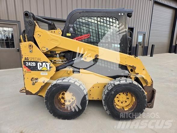 CAT 242D Skid steer loderler