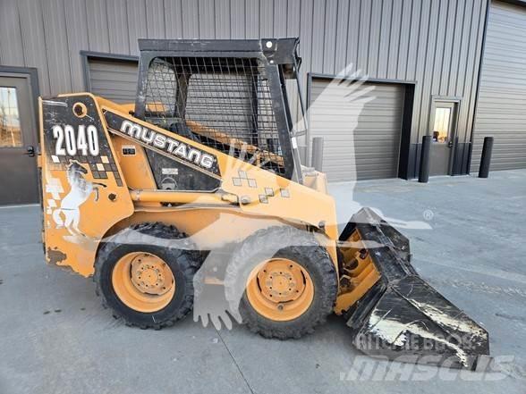 Mustang 2040 Skid steer loderler
