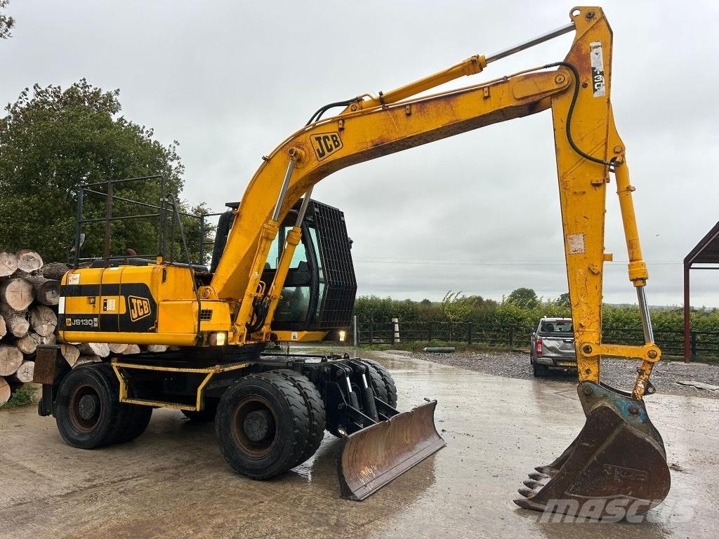 JCB JS 130 W Lastik tekerli ekskavatörler