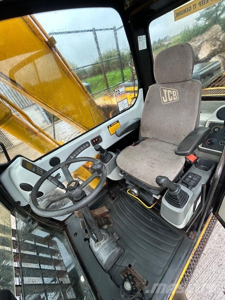 JCB JS 130 W Lastik tekerli ekskavatörler