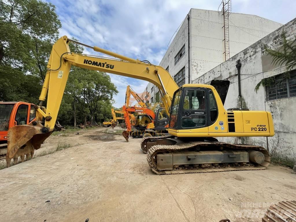 Komatsu PC 220 Paletli ekskavatörler