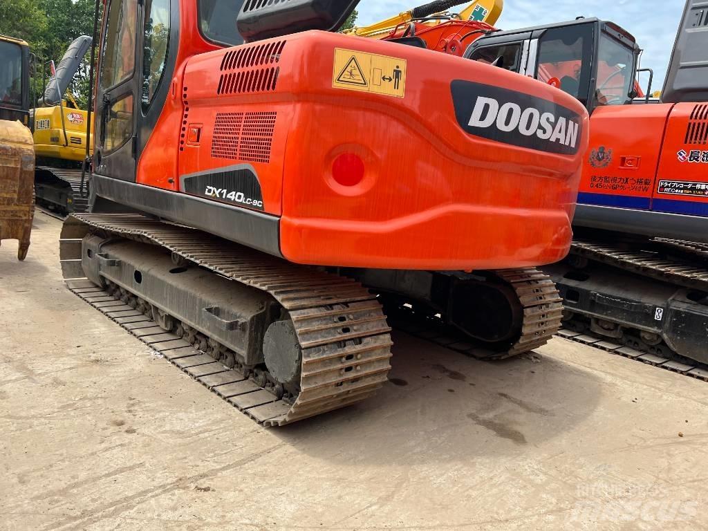 Doosan DX140 Paletli ekskavatörler