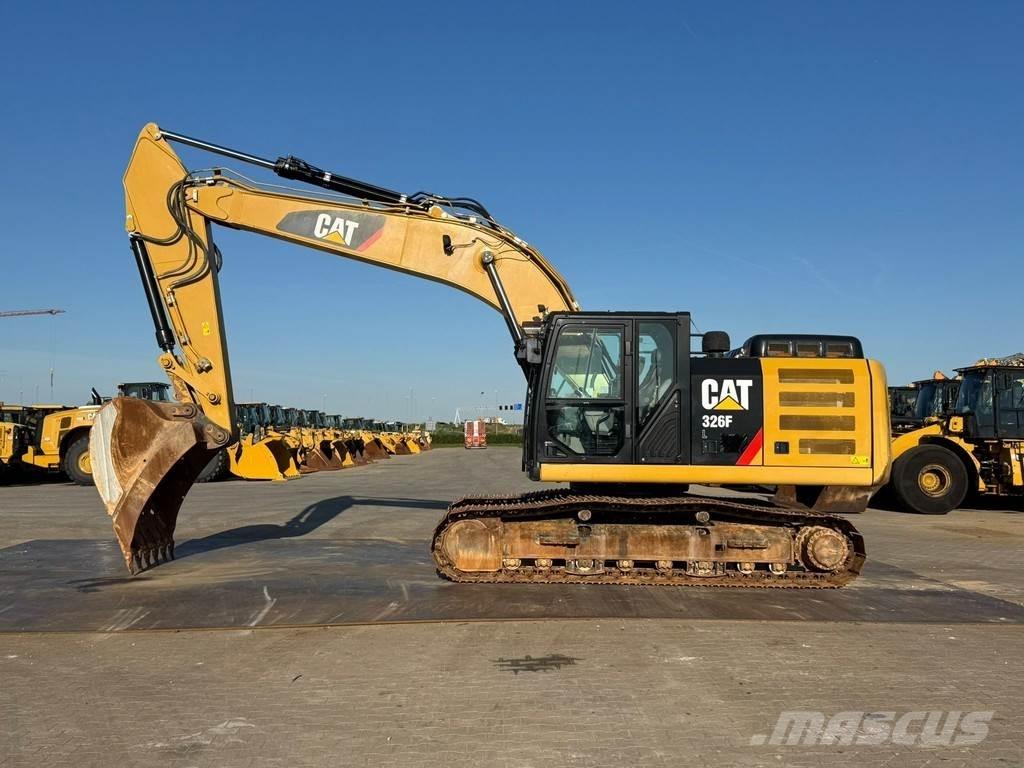 CAT 326FL Paletli ekskavatörler