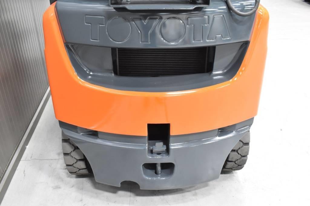Toyota 06-8FG15F LPG'li forkliftler