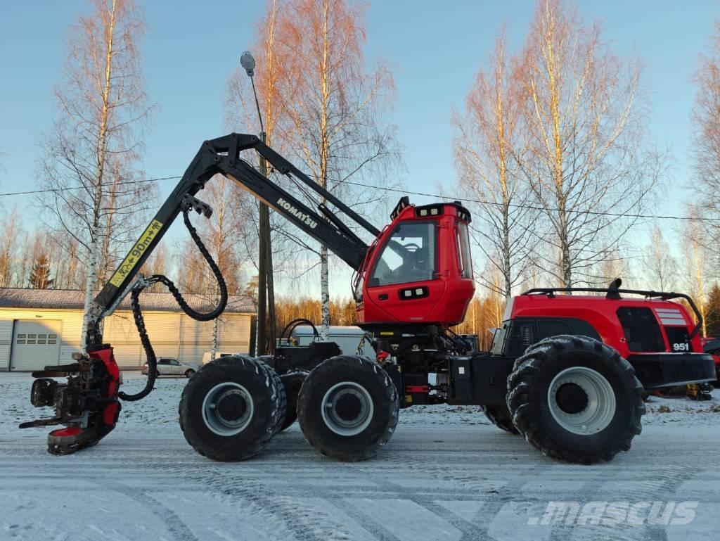 Komatsu 951 Biçerdöverler