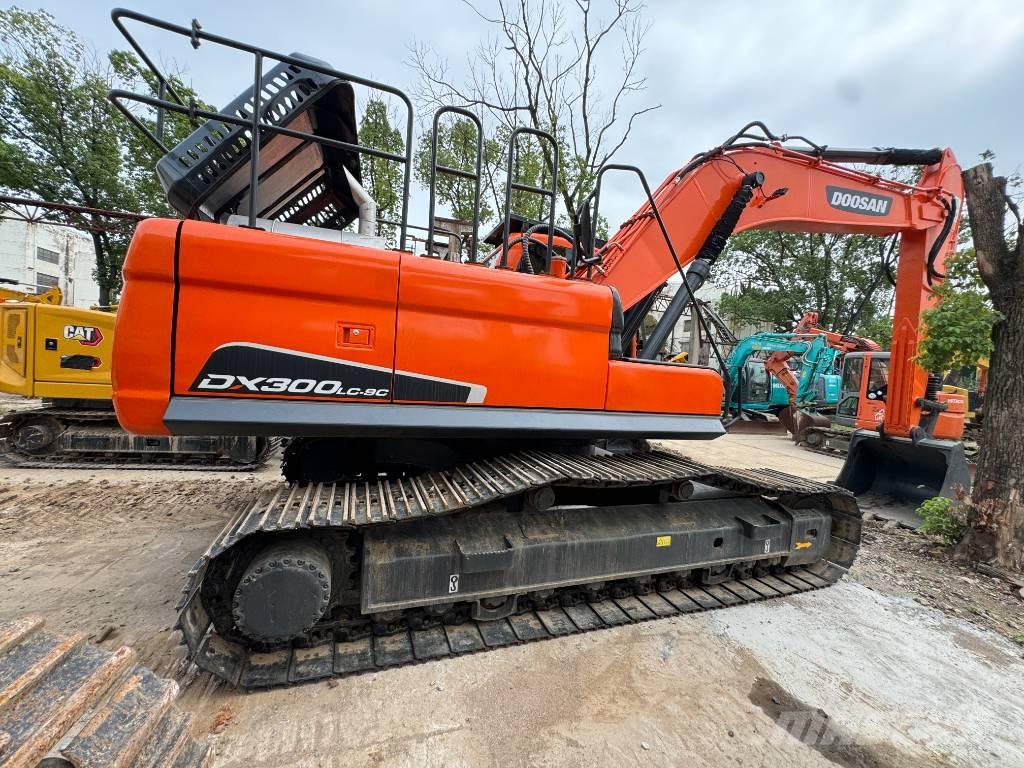 Doosan DX 300 Paletli ekskavatörler