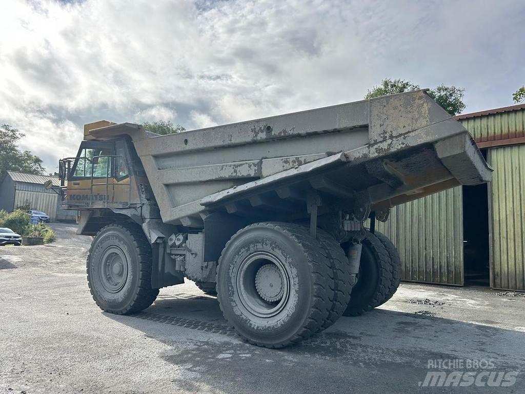 Komatsu HD605-7 Belden kirma kamyonlar