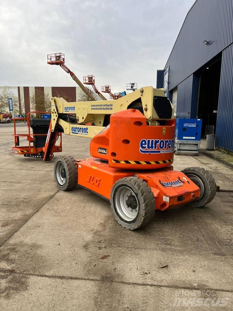 JLG E 450 AJ Körüklü personel platformları