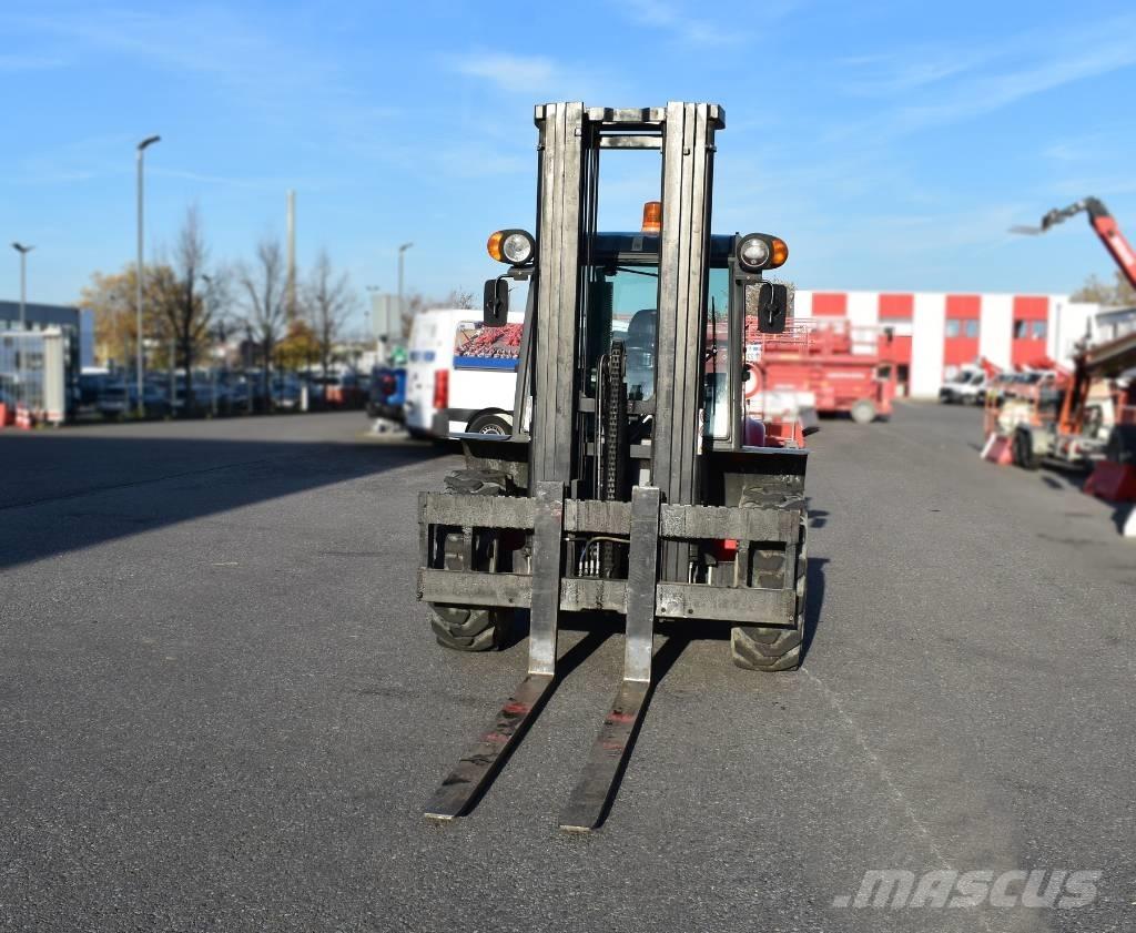 Ausa C 300 H X4 Arazi tipi forklift