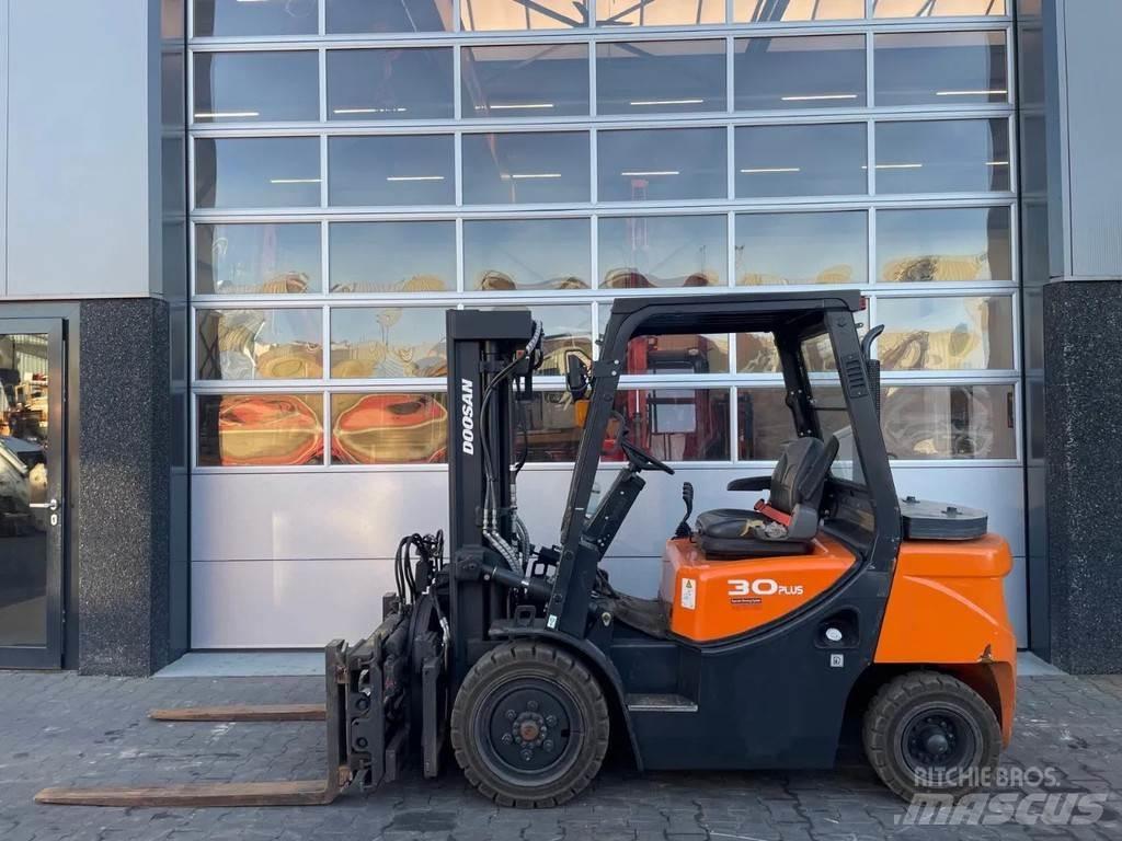 Doosan D30GP Diger