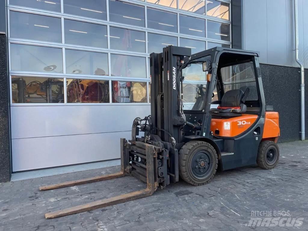Doosan D30GP Diger