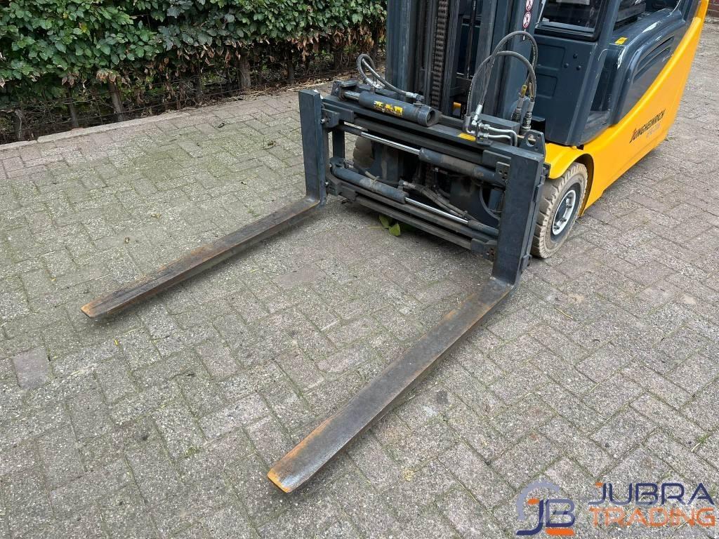 Jungheinrich EFG216 Elektrikli forkliftler