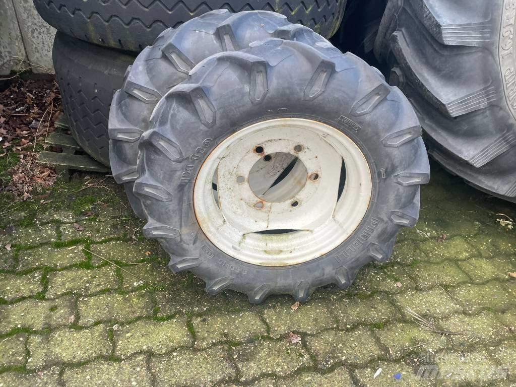Pirelli 6.5 -16 + velg Tekerlekler