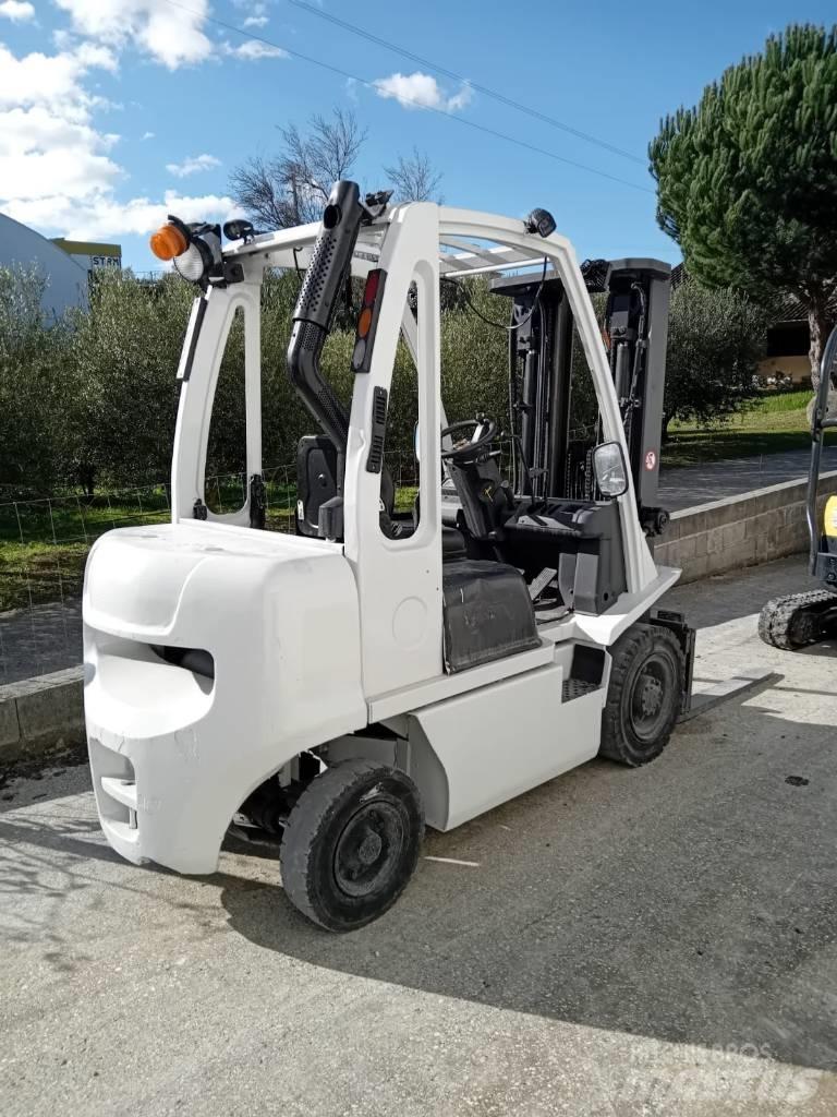 UniCarriers DX 25 Dizel forkliftler