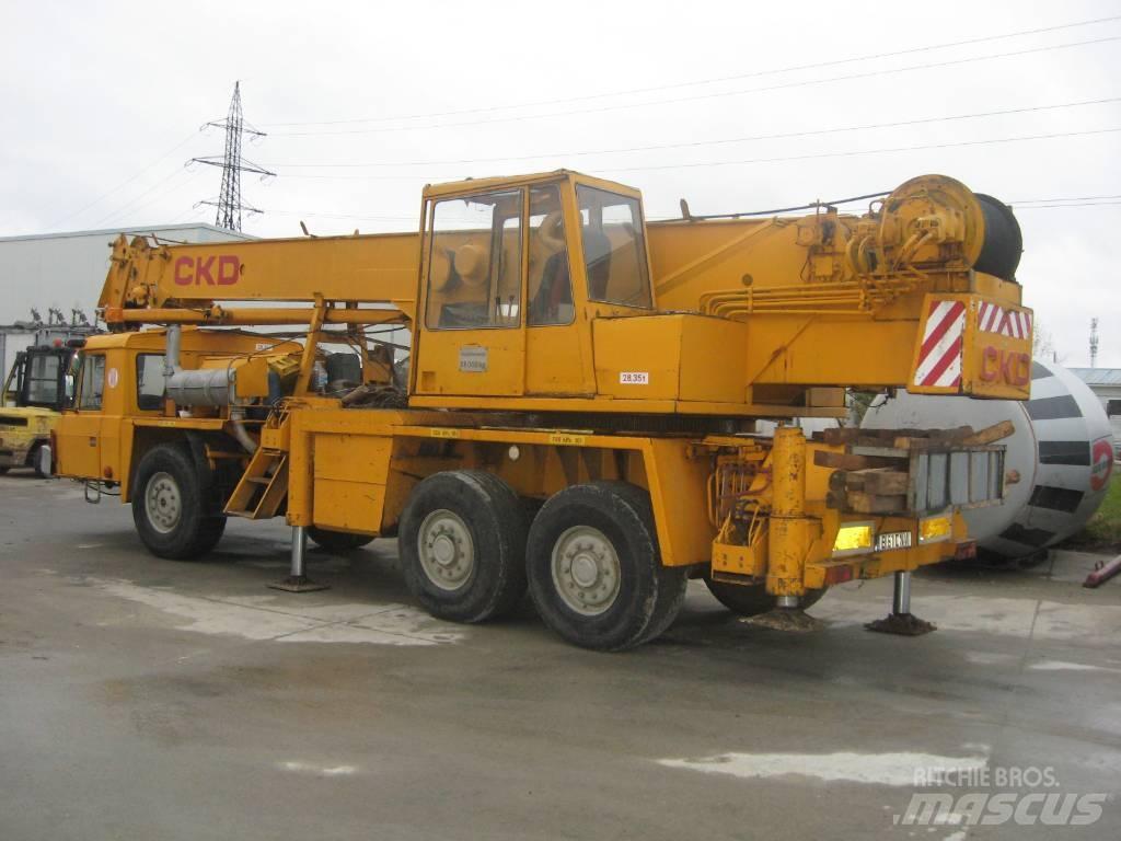 Tatra CKD Yol-Arazi Tipi Vinçler (AT)