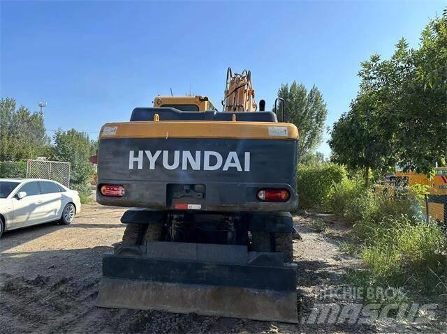 Hyundai 210W Lastik tekerli ekskavatörler
