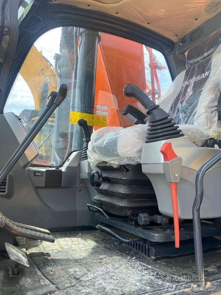 Doosan DX 300 Paletli ekskavatörler