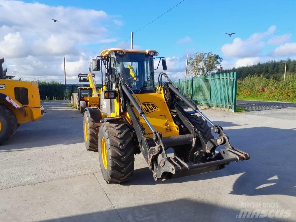 JCB 412 Tarimsal teleskopik yükleyiciler
