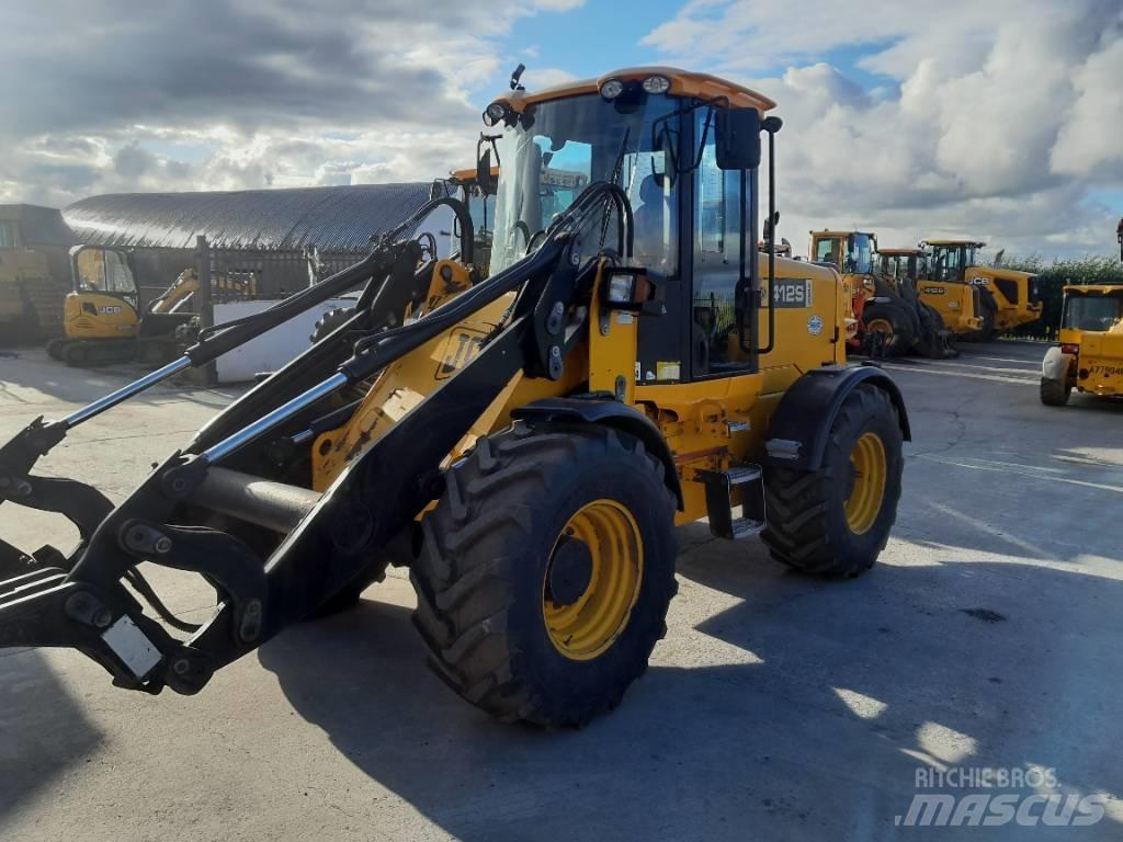 JCB 412 Tarimsal teleskopik yükleyiciler