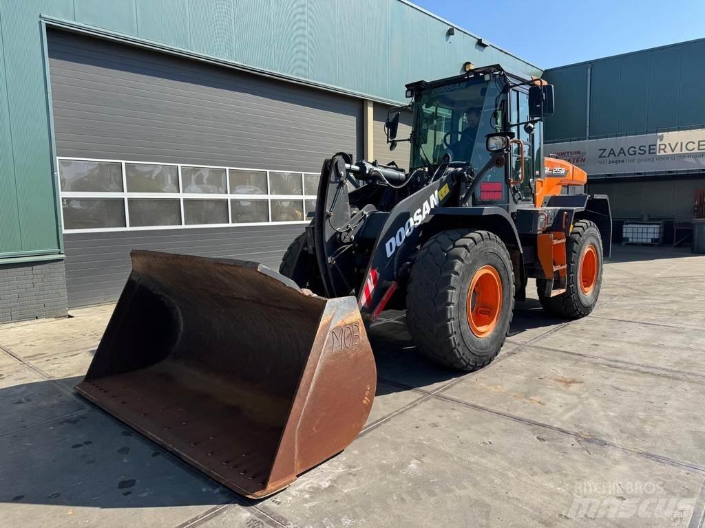 Doosan DL250-7 Tekerlekli yükleyiciler