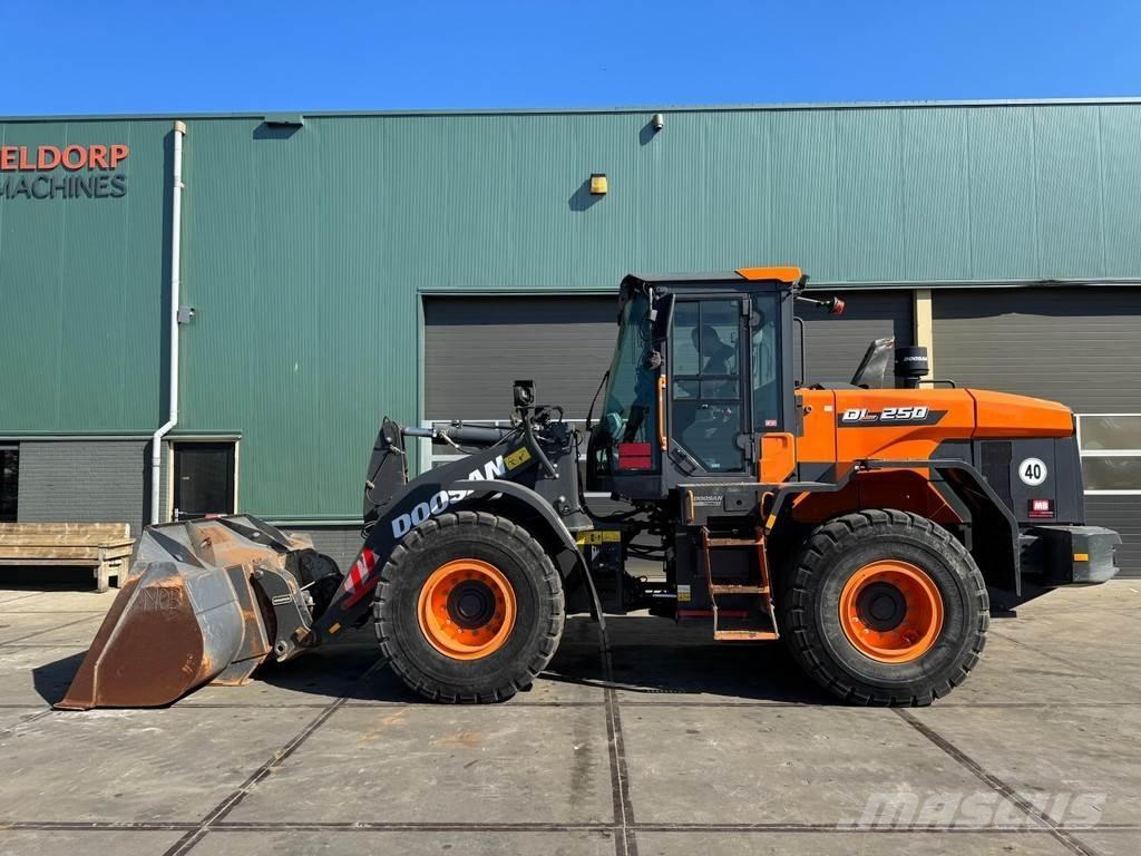 Doosan DL250-7 Tekerlekli yükleyiciler