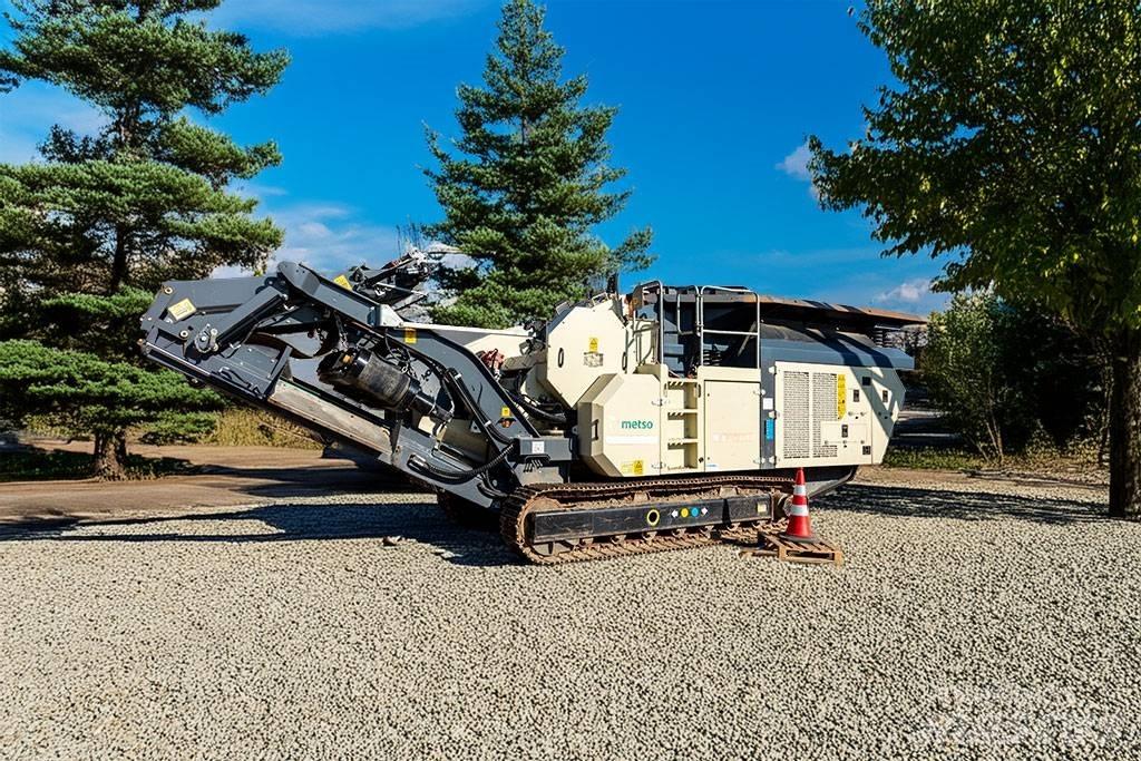 Metso J90 Gezer kırıcılar