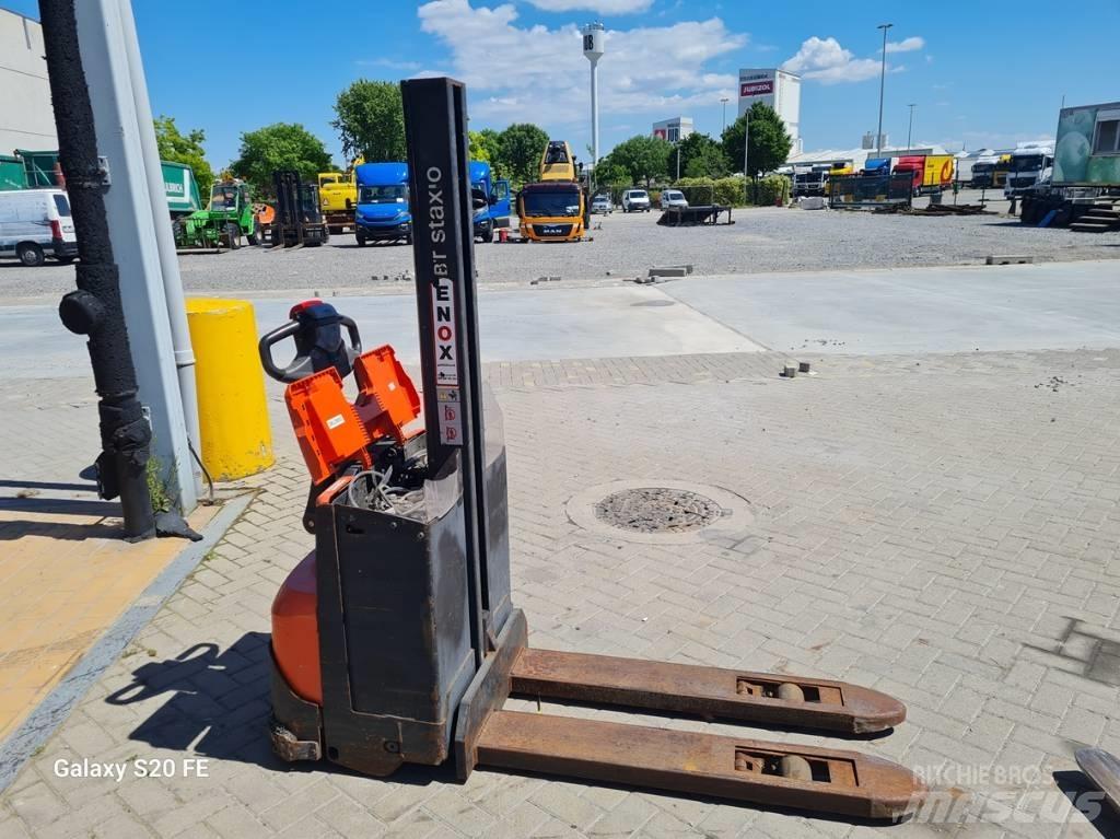 Toyota SWE080L Yaya kumandali istif makinasi