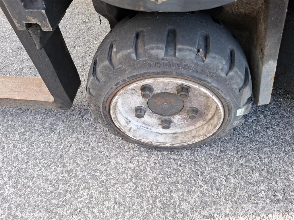 Combilift C3000CB 4 yönlü reach truck