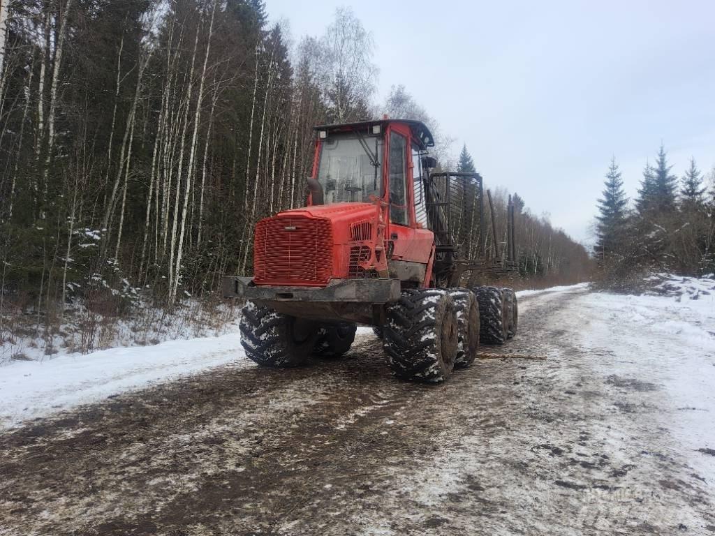 Komatsu 835 Tomruk yükleyici traktörler