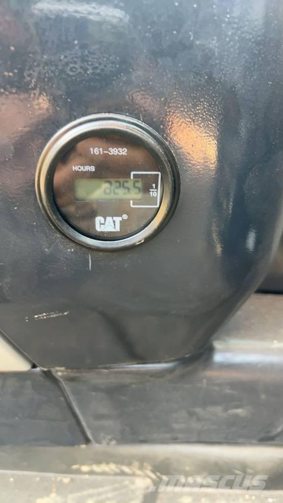 CAT 325 D Paletli ekskavatörler