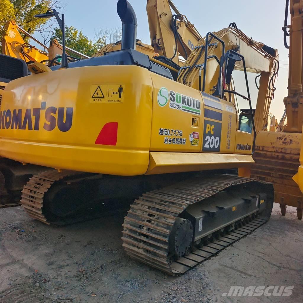 Komatsu PC200-8 Paletli ekskavatörler