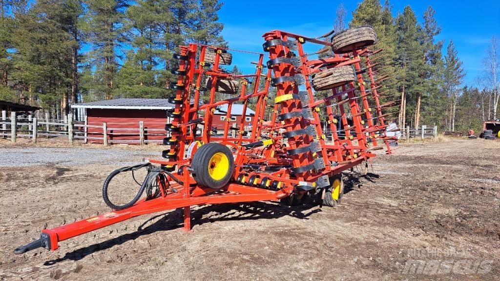 Väderstad Ferox 700 Tirmiklar