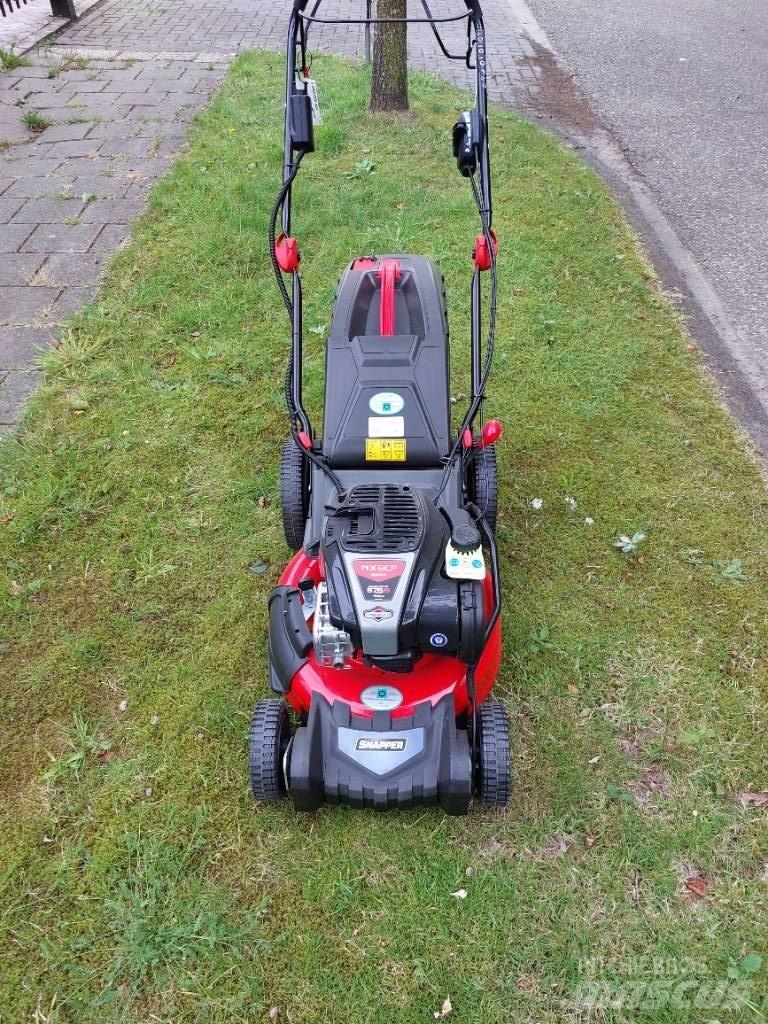 Snapper NX80 S Arkasından yürünen çim biçme makineleri
