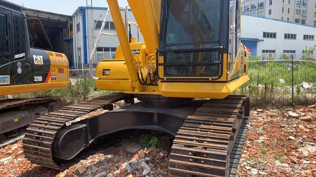 Komatsu PC 210 Paletli ekskavatörler