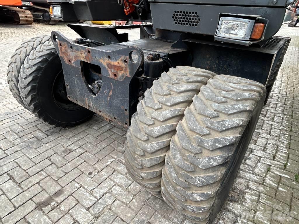 Hitachi ZX 140 W Lastik tekerli ekskavatörler
