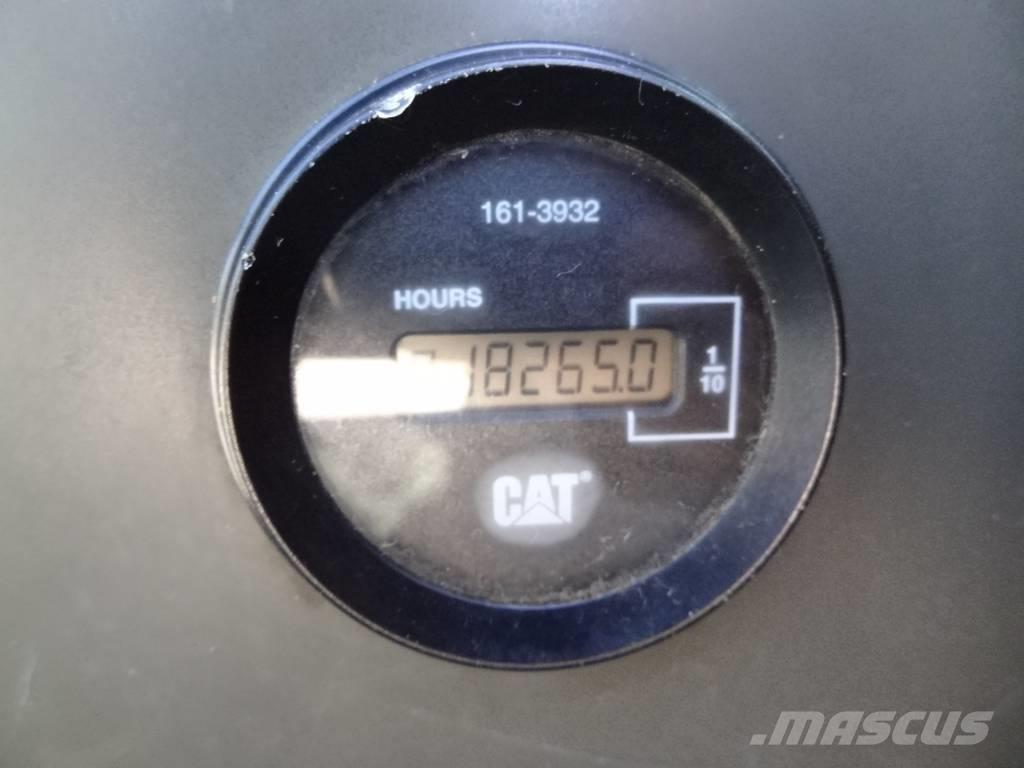 CAT 324 D L Paletli ekskavatörler