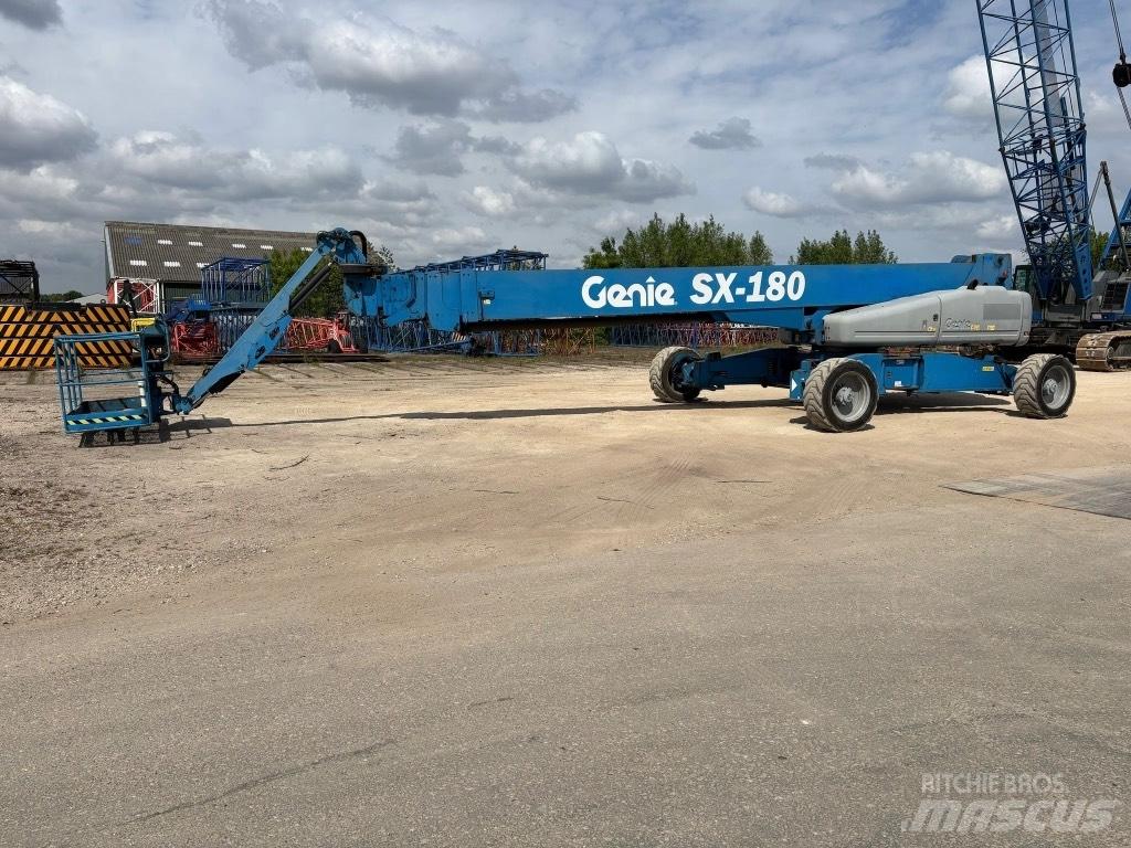 Genie SX 180 Teleskopik personel platformları