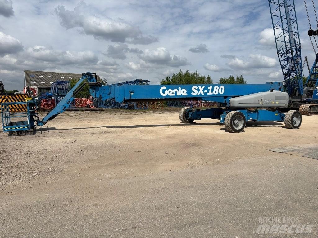 Genie SX 180 Teleskopik personel platformları