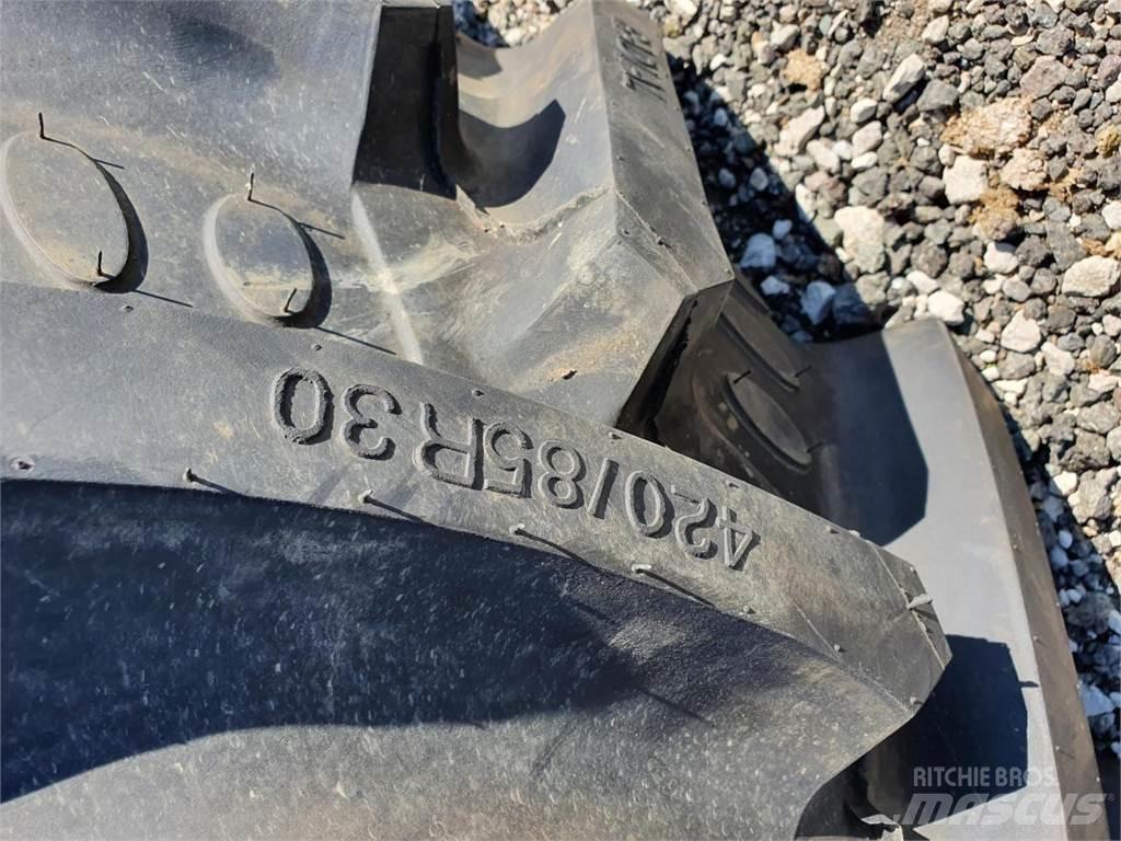BKT 420/85R30 Tekerlekler