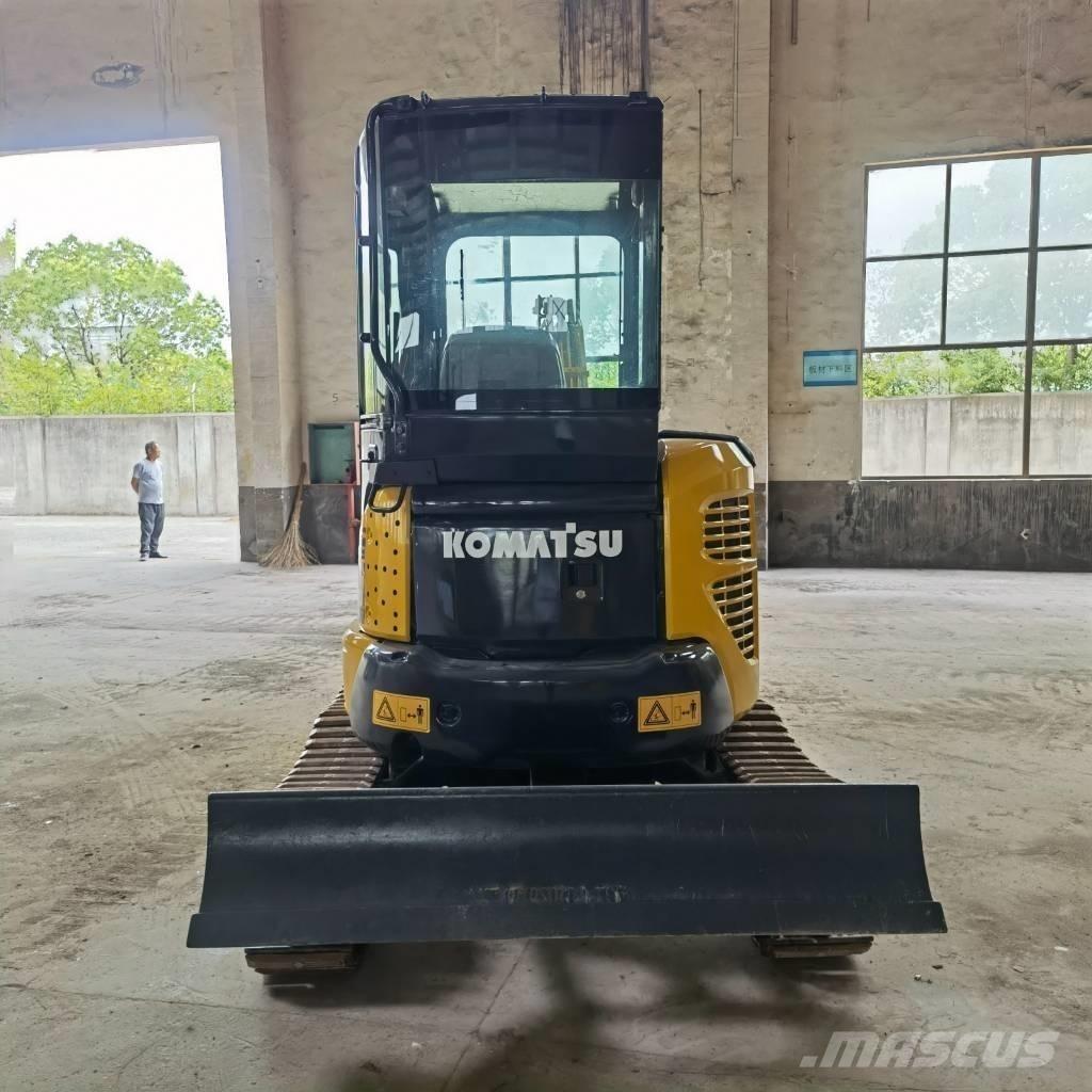 Komatsu PC30 Paletli ekskavatörler