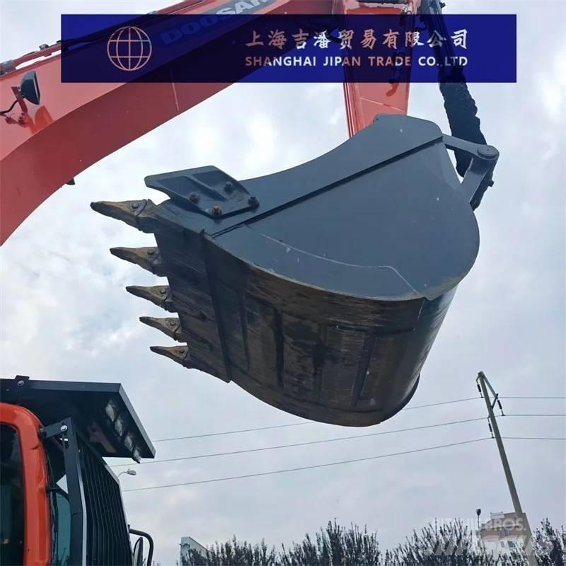 Doosan DX 225 Paletli ekskavatörler