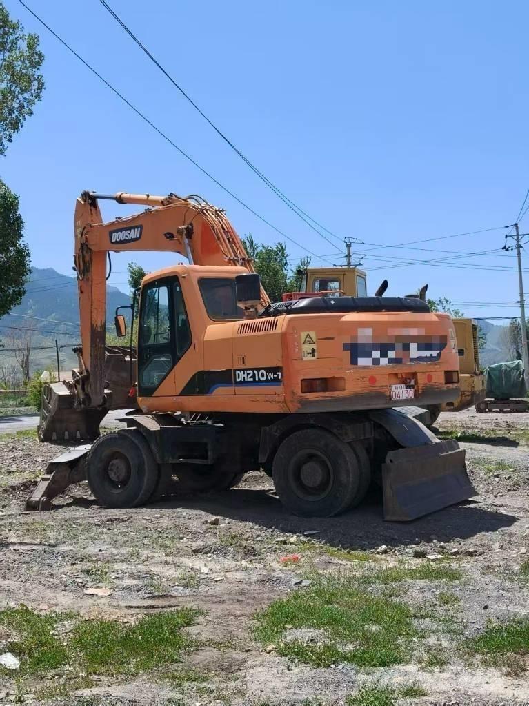 Doosan DH210W-7 Lastik tekerli ekskavatörler