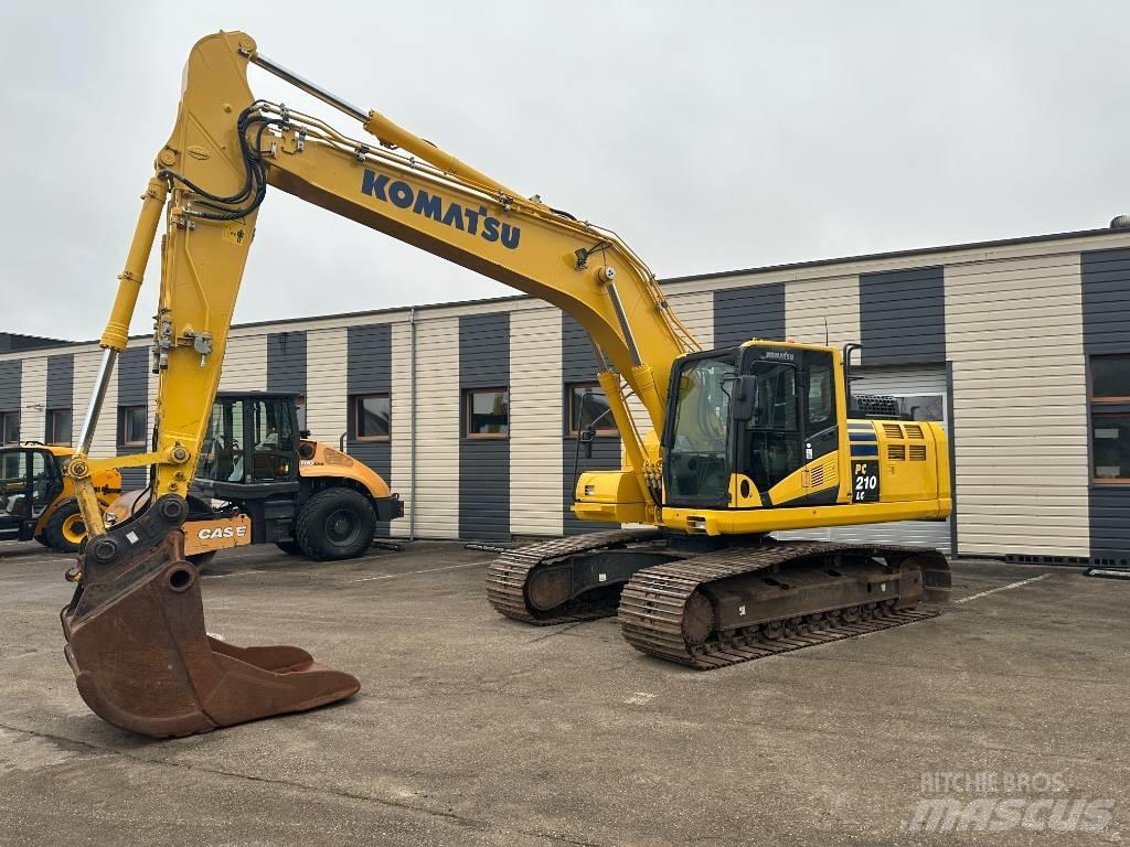 Komatsu PC210LC-11 Paletli ekskavatörler