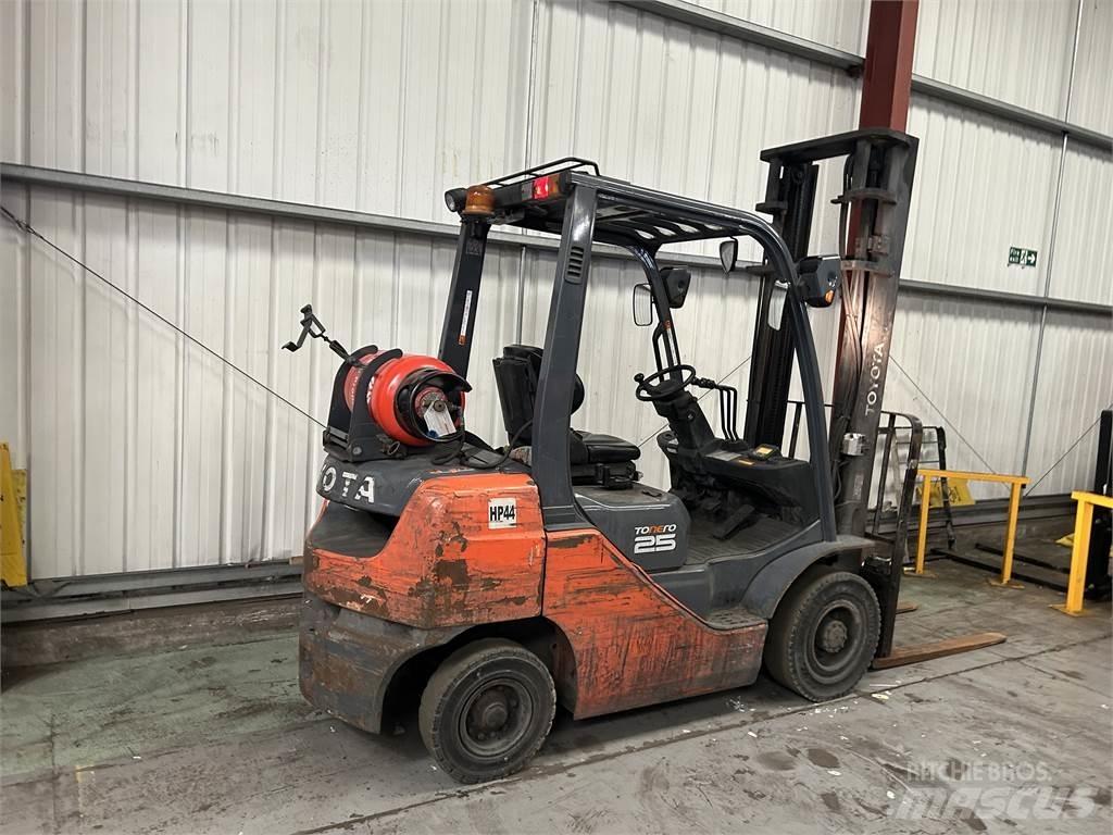Toyota 02-8FGF25 LPG'li forkliftler
