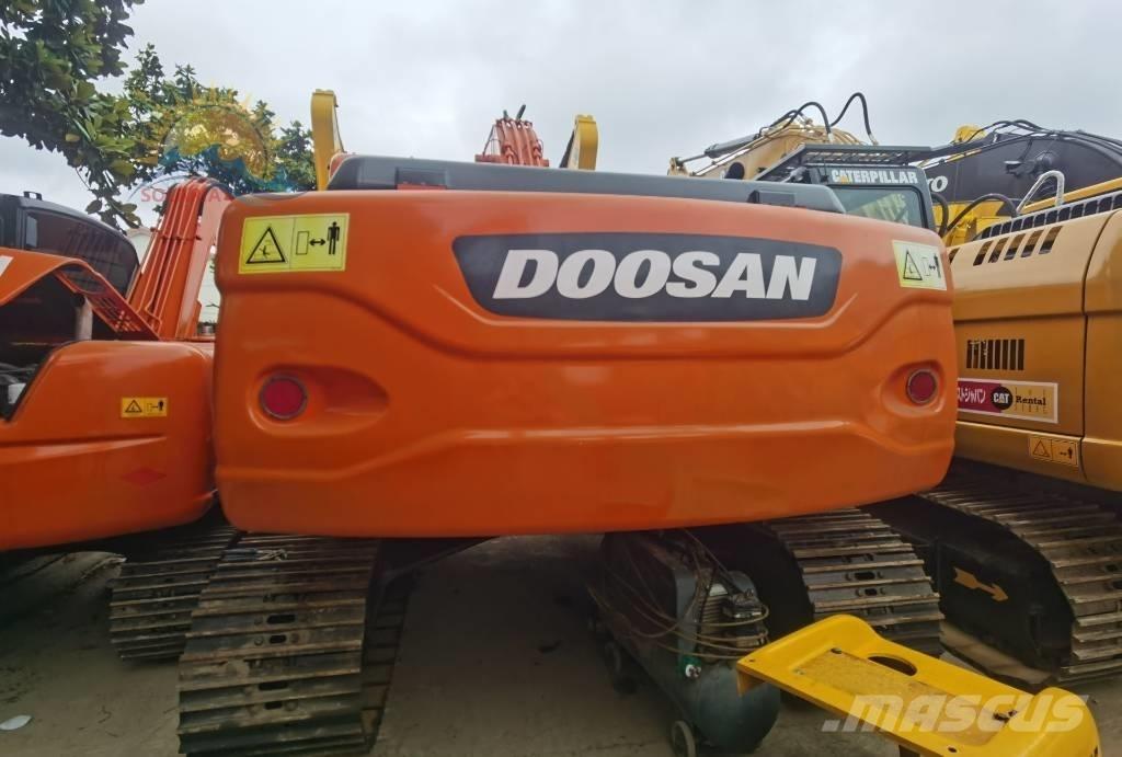 Doosan DX 225 LC Paletli ekskavatörler